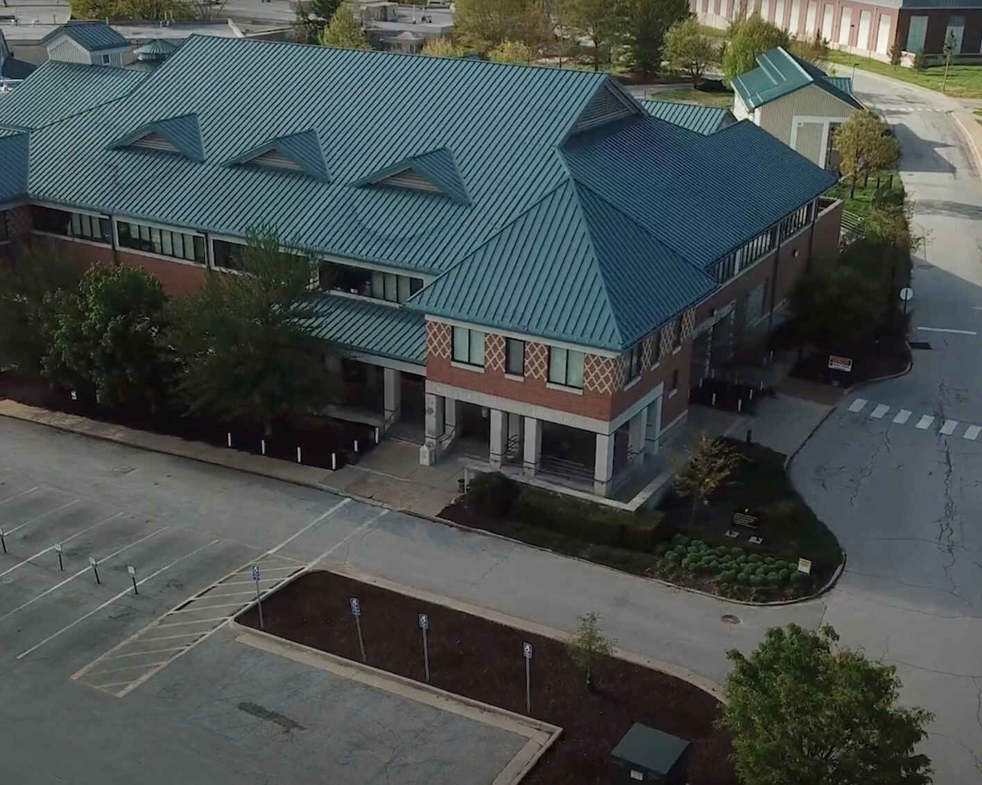 Photo of the College of Veterinary Medicine building