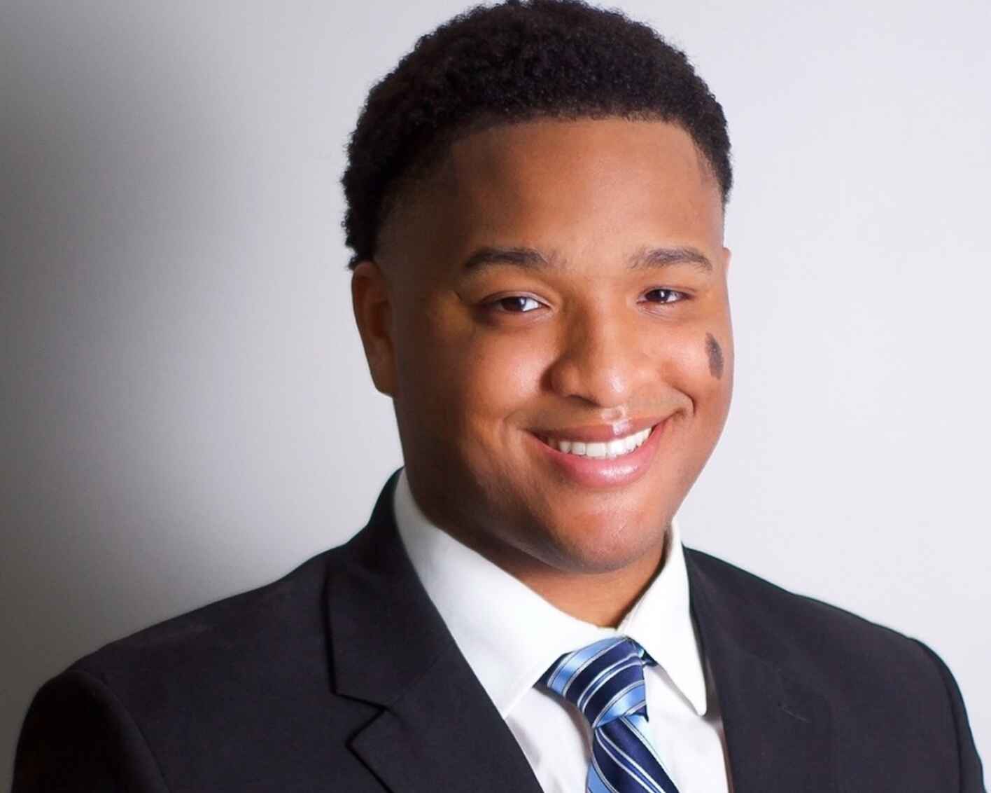 Derrien Lewis headshot