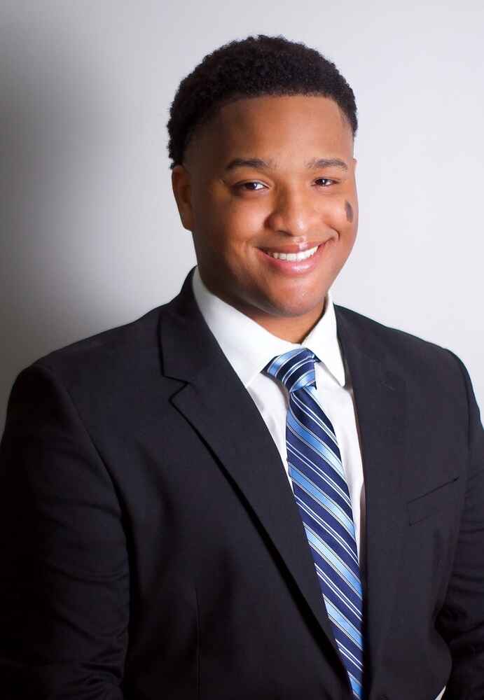 Derrien Lewis headshot