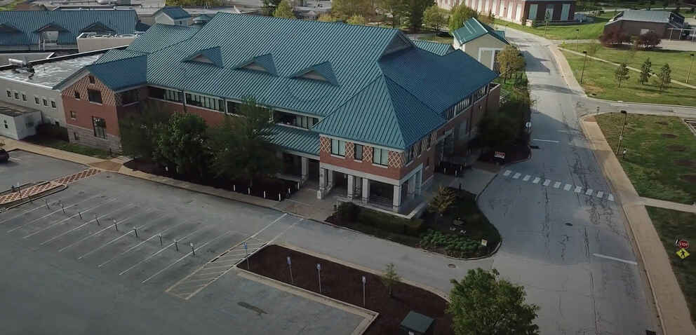 Photo of the College of Veterinary Medicine building